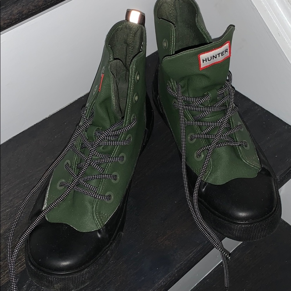 Target line Army green “Hunter” boots sz W8 1/2